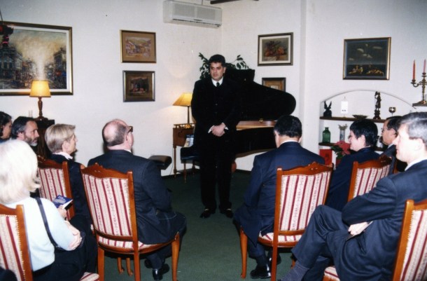 Božićni koncert u klubu New Deal za ambasadore